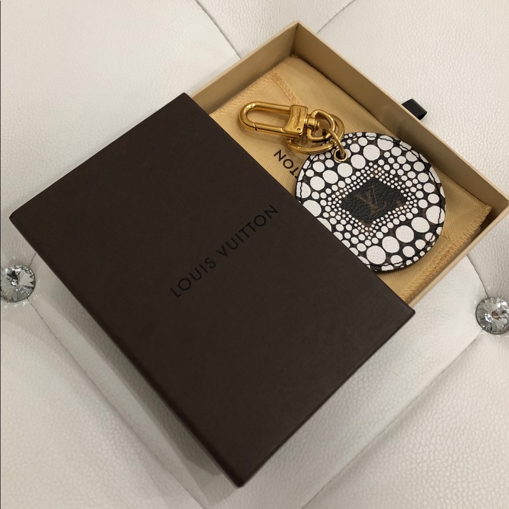 SOLD💫Louis Vuitton Yayoi Kusama Keychain/Charm - Picture 2 of 6
